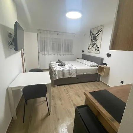 Apartments Anka Pula Exterior photo